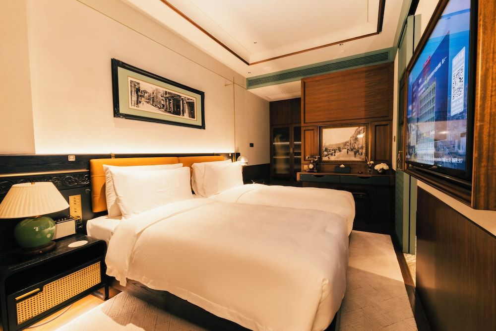 Hotel Central Classic Room, 2 Twin Beds, City View 3