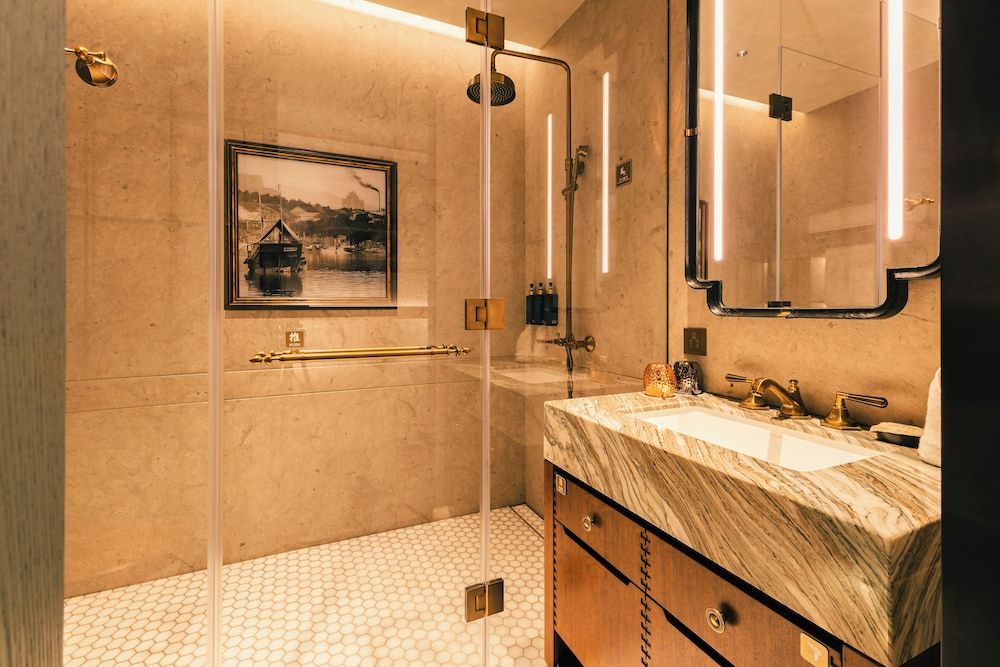 Hotel Central Classic Room, 2 Twin Beds, City View 7