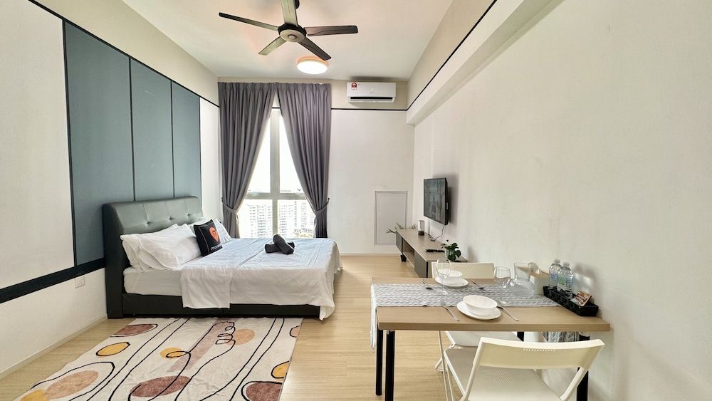 UNA Serviced Apartment by Manatidur