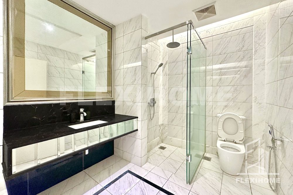 Basic Studio Suite, 1 Queen Bed, Non Smoking, Bathtub