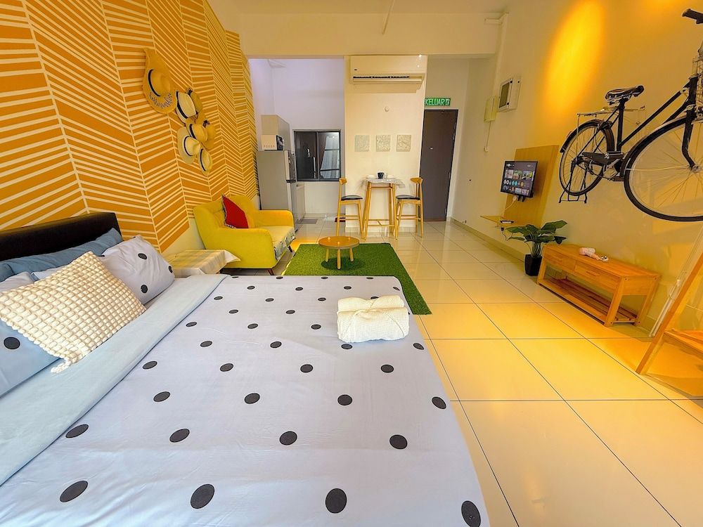 Superior Studio, 1 Queen Bed, Kitchenette, City View
