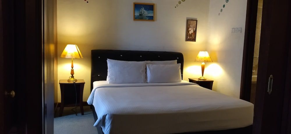Junior Studio Suite, 1 Queen Bed, City View
