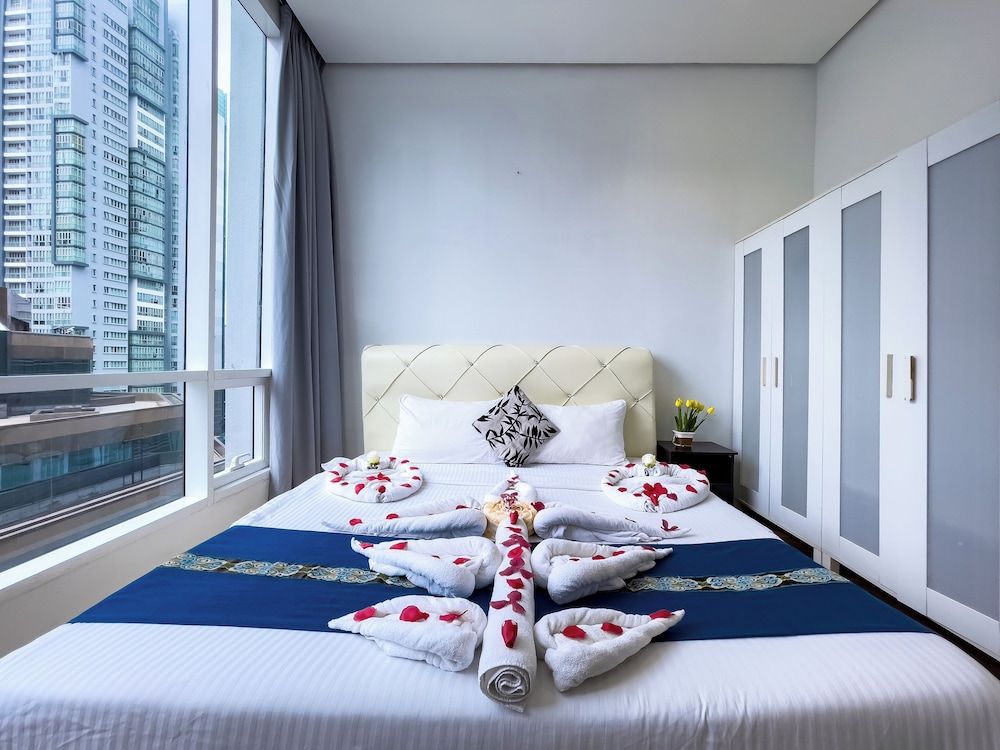 Premier Apartment, City View