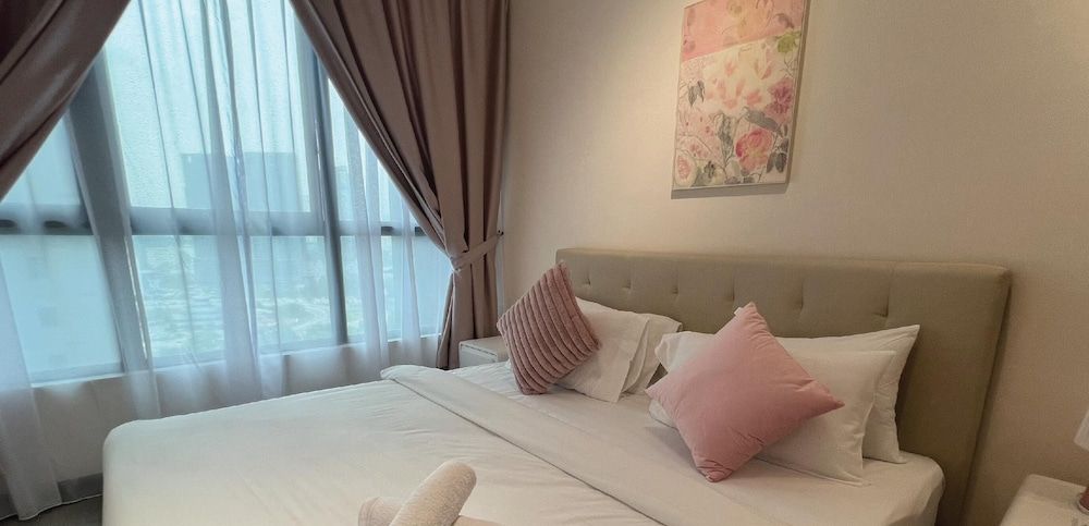 Honeymoon Suite