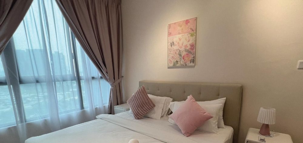 Honeymoon Suite