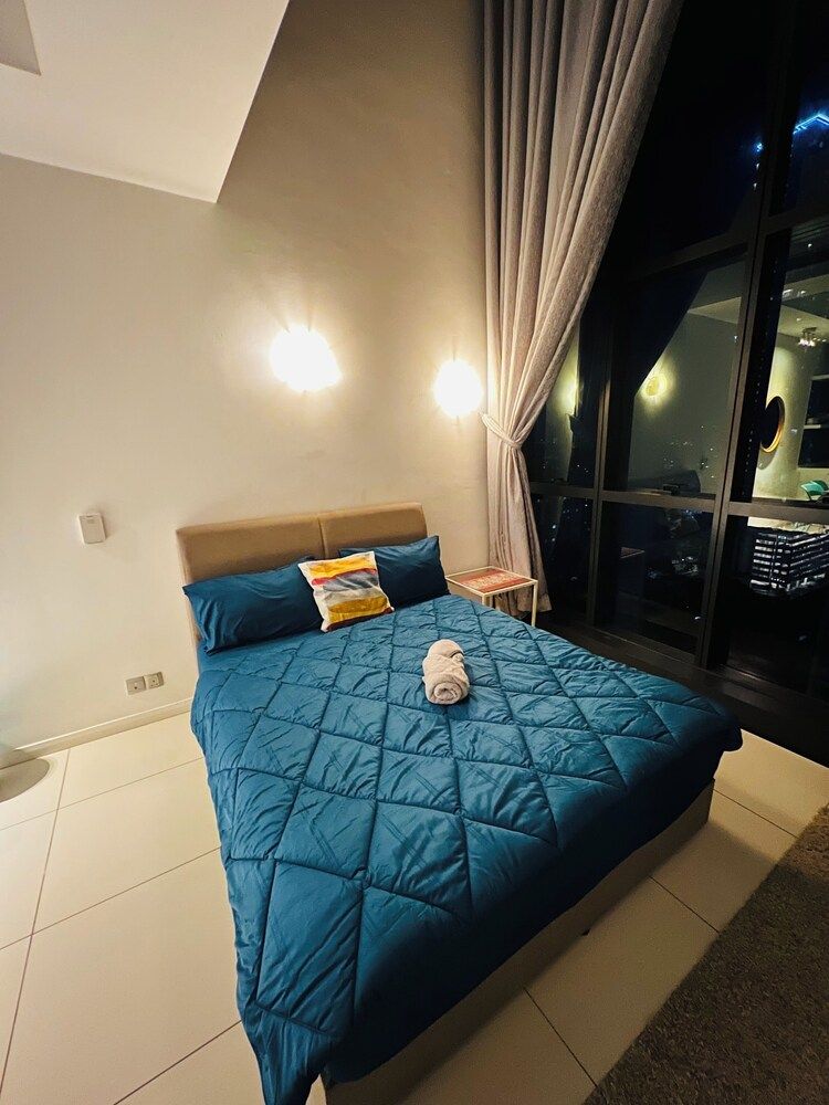 Standard Duplex, City View