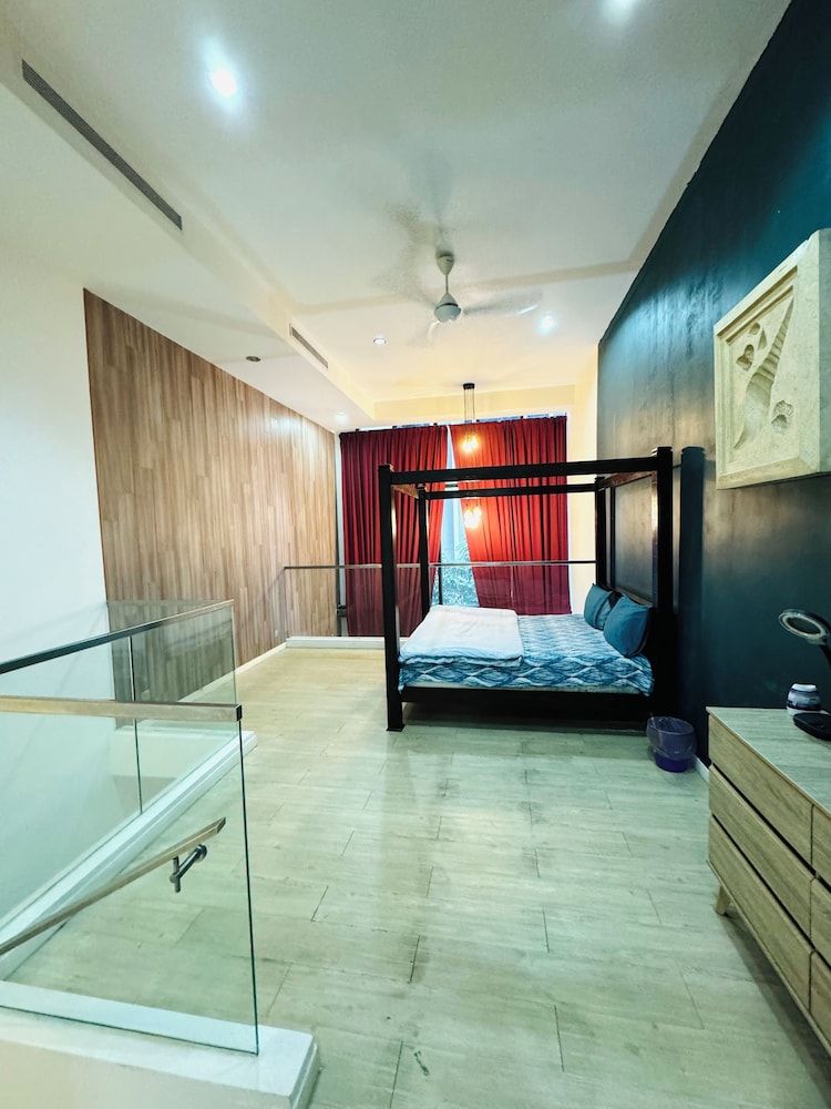 Standard Duplex, City View