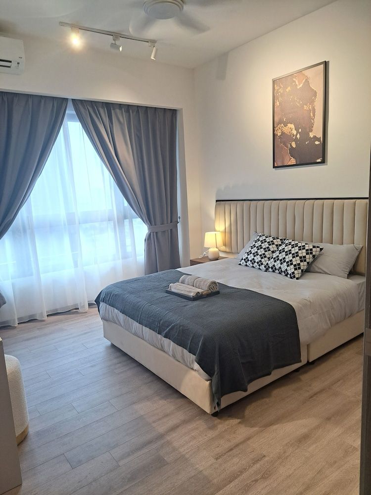 Deluxe Apartment, City View