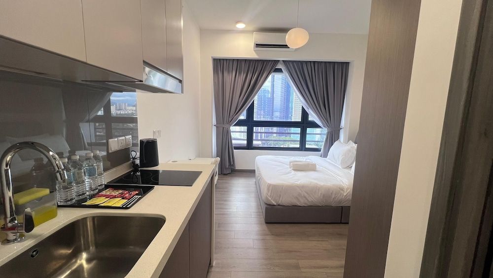 Ayatt Bukit Bintang Studio Suite 4