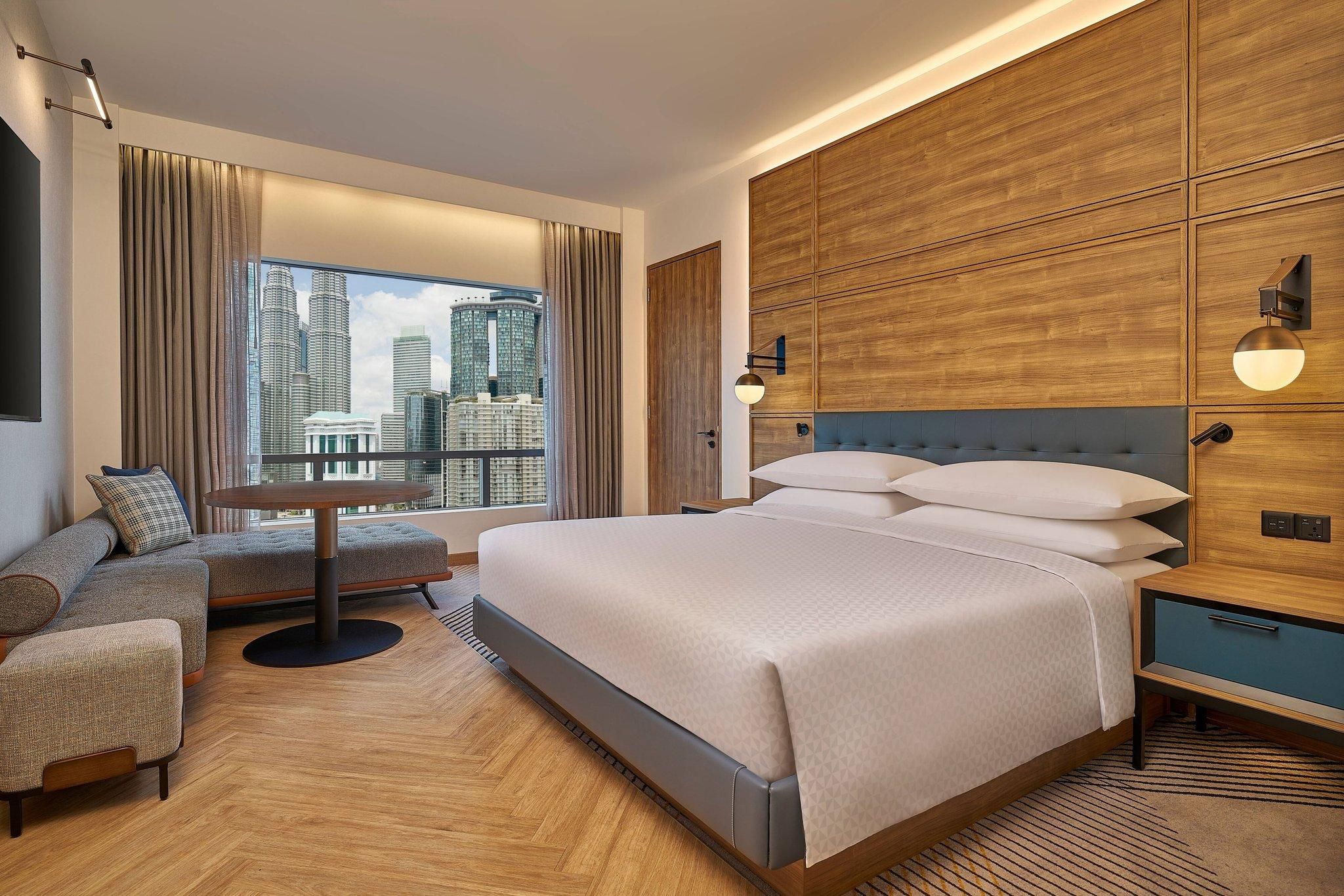 Family, 2 Bedroom Suite, Bedroom 1: 1 King, Bedroom 2:, Trundle beds: 2, City view