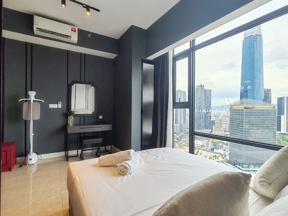 Luxury Condo, 2 Bedrooms, City View