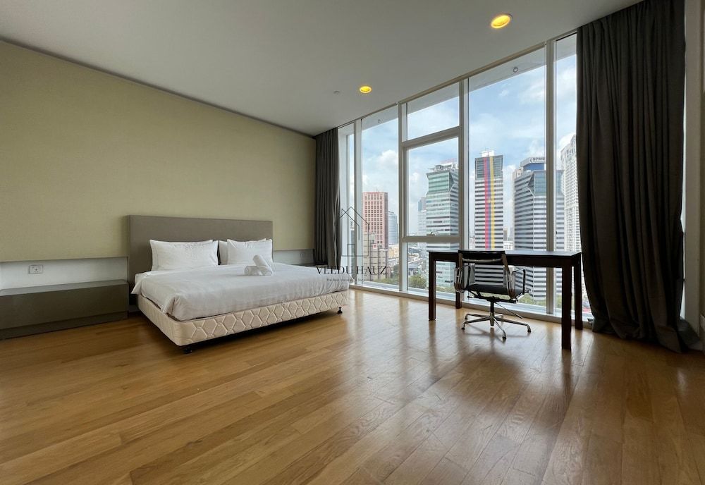 Deluxe Two Bedroom Apartment