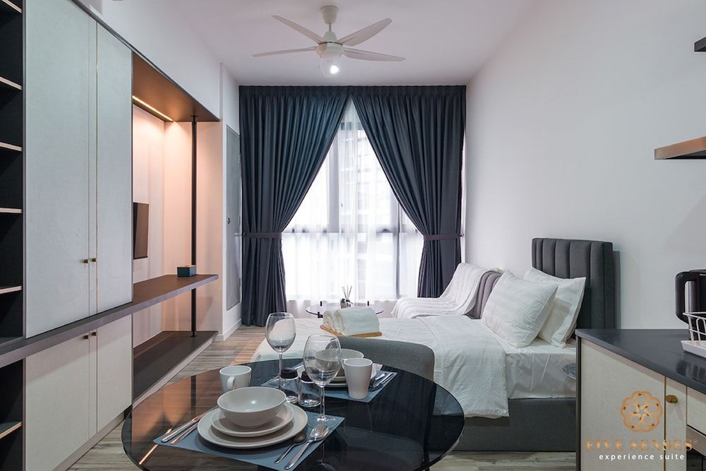 Signature Double Studio