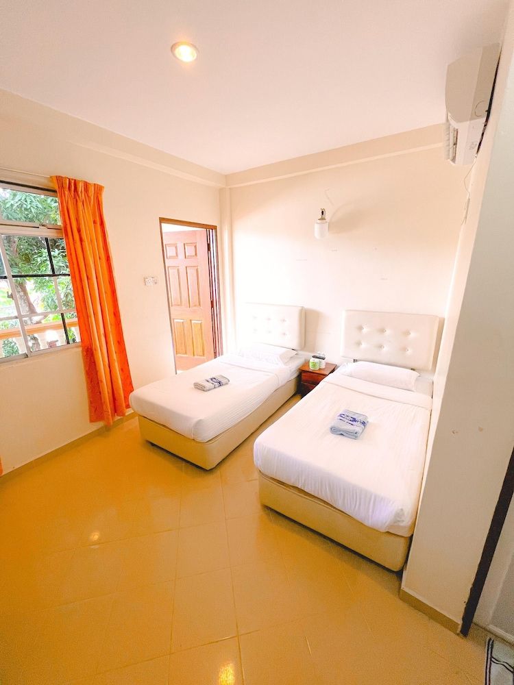 Amzar Motel Cenang