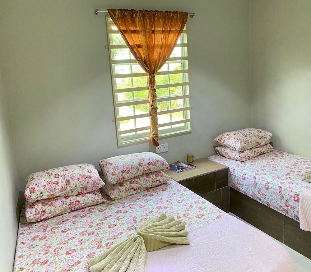 OYO 91002 D Qamar Motel