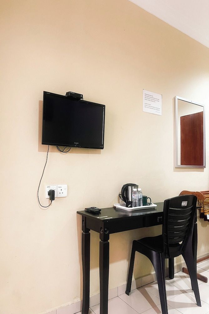 Langkawi Tok Jah Guest House Pantai Cenang Deluxe Room, 1 Queen Bed 5