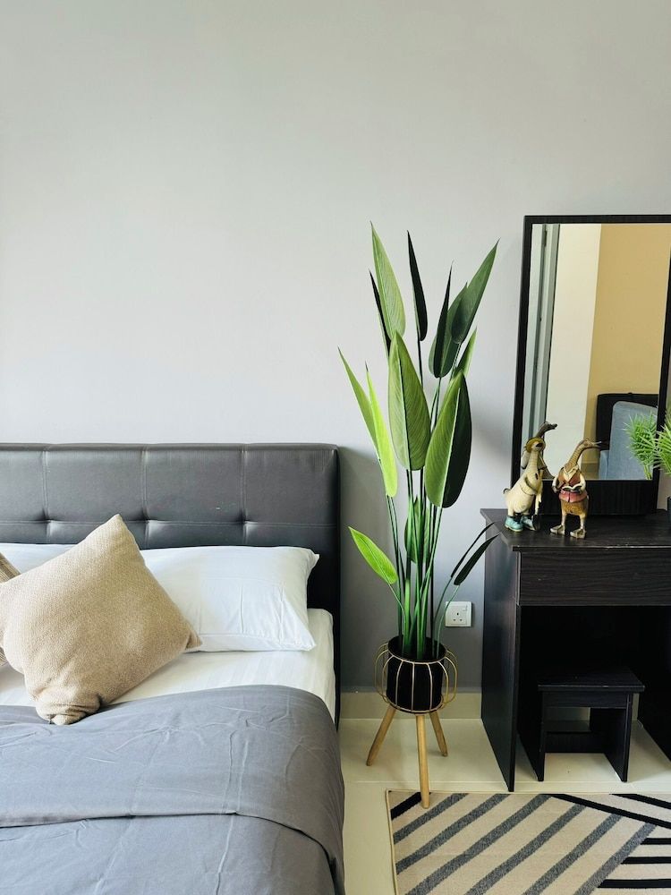 BKASTAYCATION KOTA WARISAN KLIA SEPANG FREE WIFI FREE NETFLIX Standard Studio Suite, Pool View 2