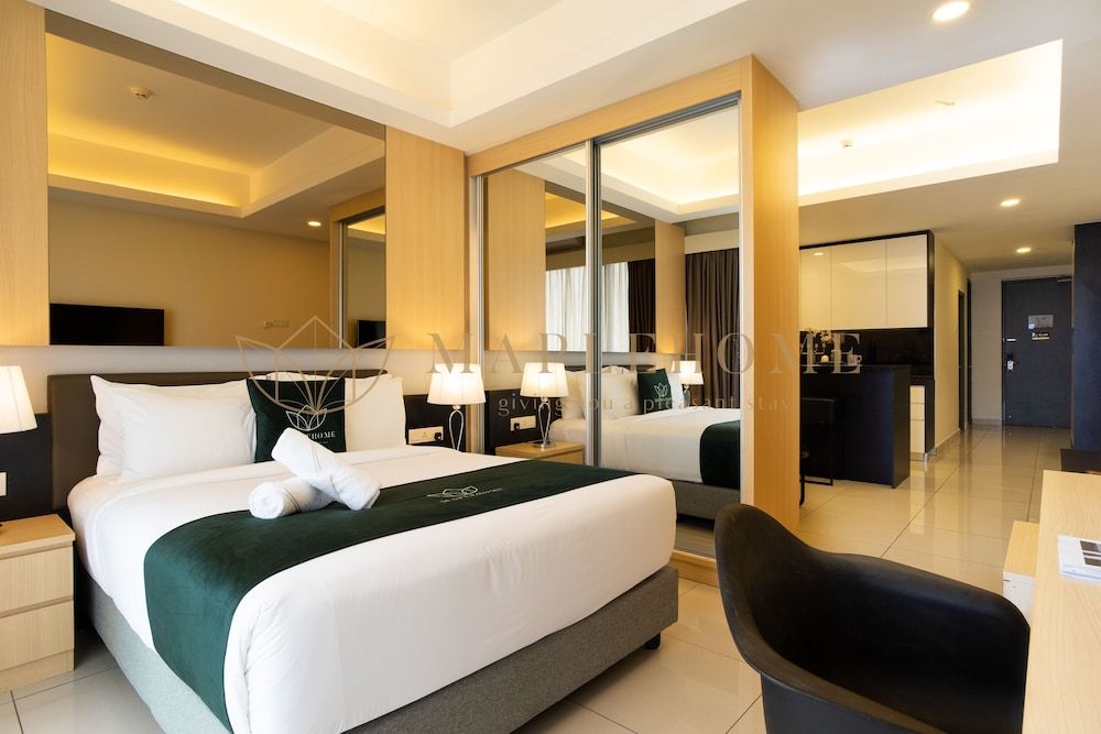 Premier Studio, 1 Queen Bed, Balcony