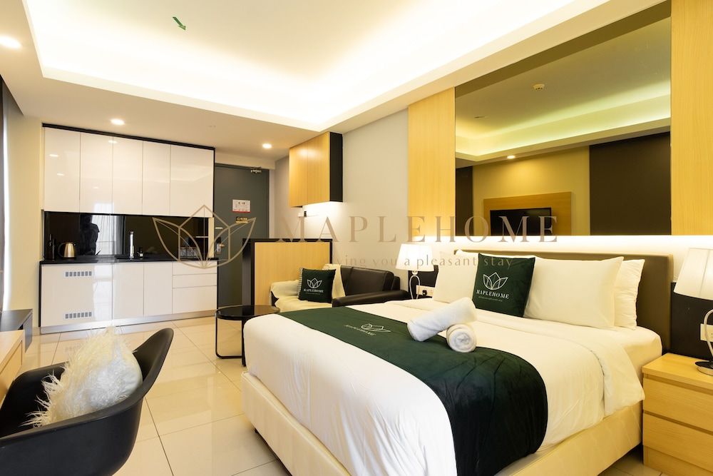 Premier Studio, 1 Queen Bed, Balcony