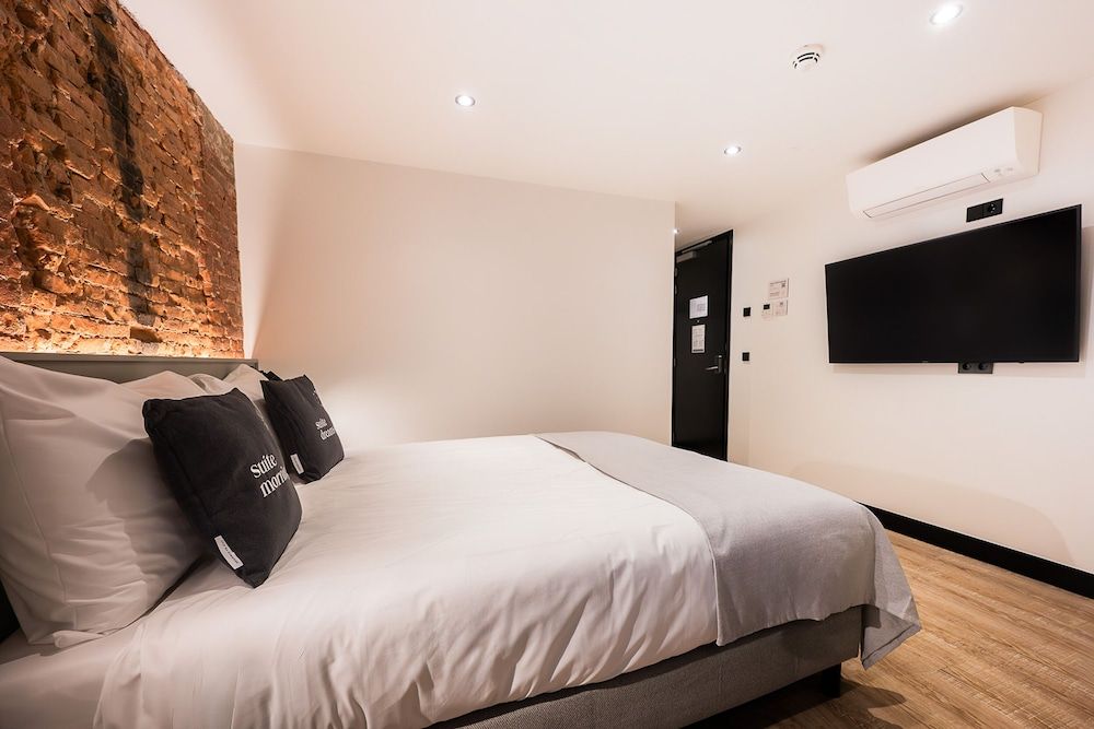 Limehome Amsterdam Leidsekruisstraat Comfort Queen Room 2