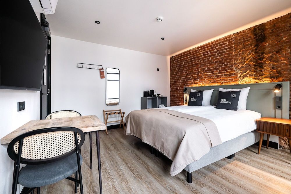 Limehome Amsterdam Leidsekruisstraat Comfort Queen Room 6