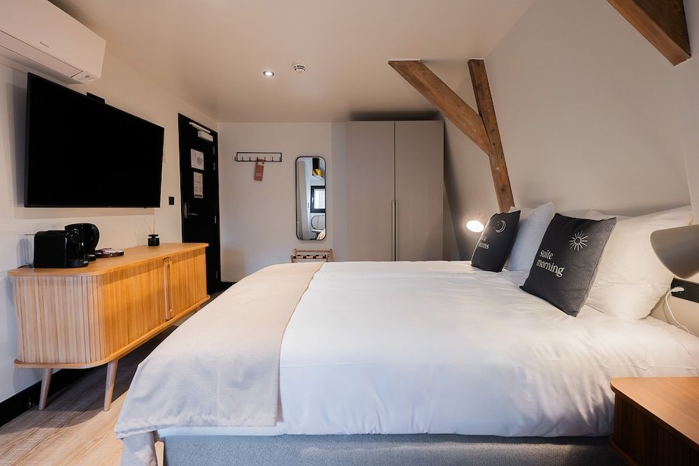 Limehome Amsterdam Leidsekruisstraat Comfort Queen Room 11