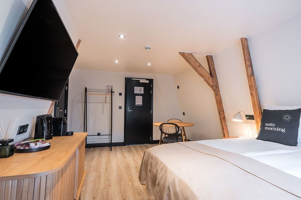 Limehome Amsterdam Leidsekruisstraat Comfort Queen Room 9