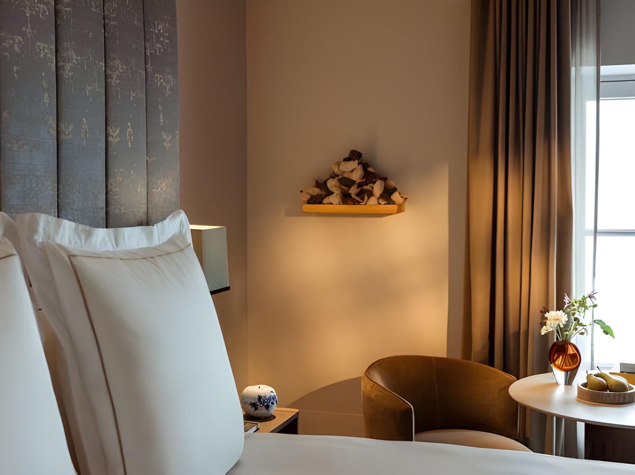 Grand Premier Canal View Room