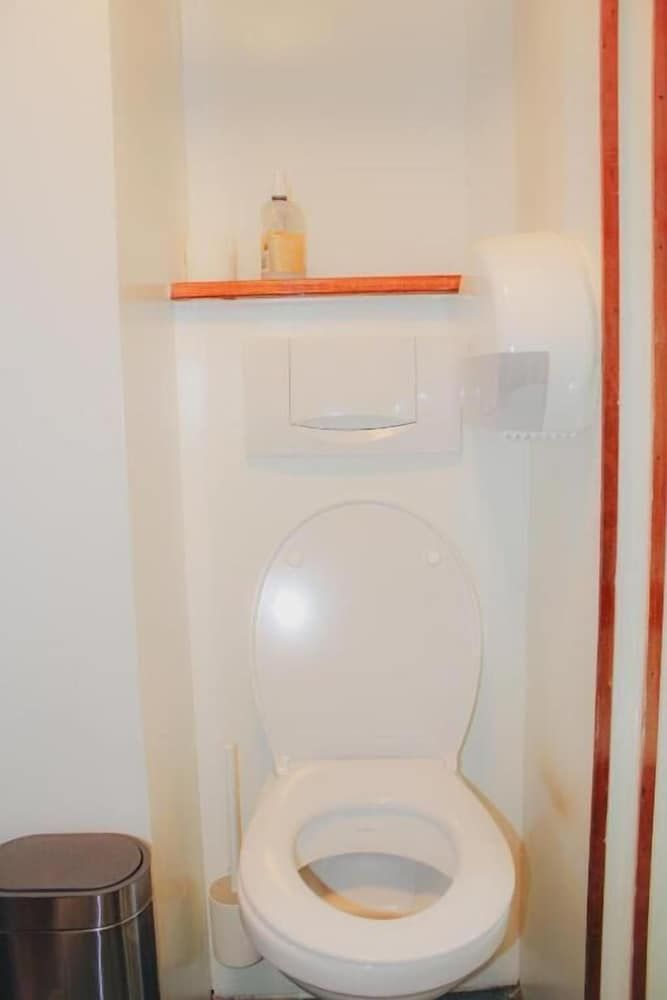 Amsterdam Hotelboat Standard Twin Room 2