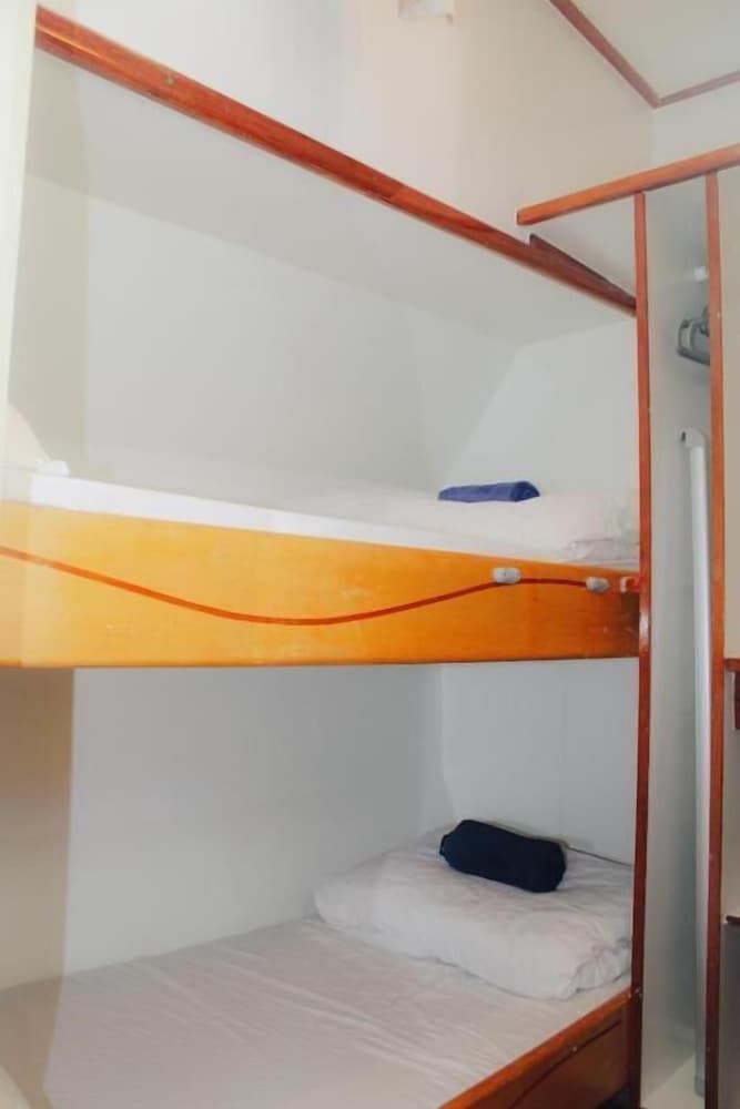 Amsterdam Hotelboat Standard Twin Room