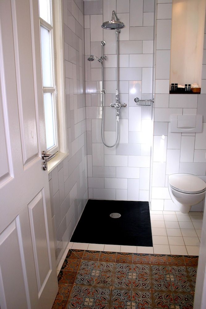 Rosalia's Menagerie InnUpstairs Double Room, 1 King Bed, Courtyard View 8