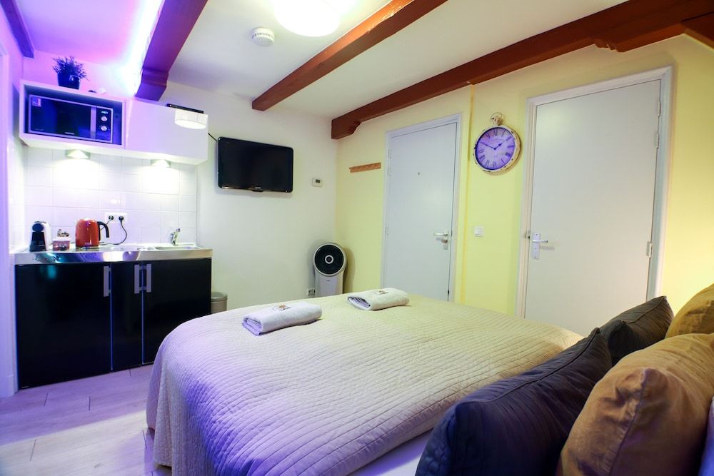 Sunflower Amsterdam Deluxe Suite