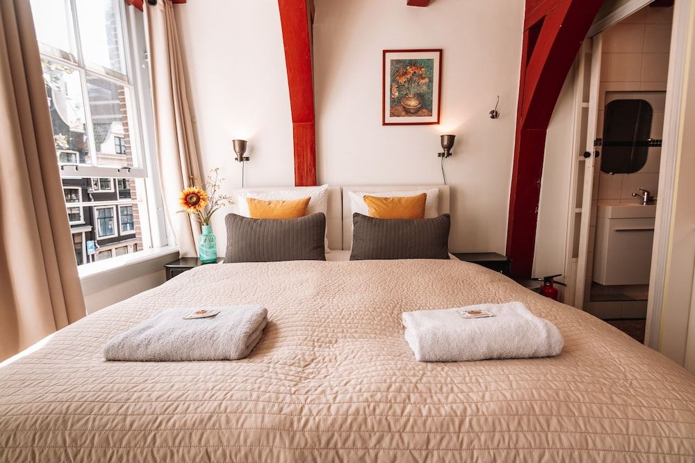 Sunflower Amsterdam Design Double Room, City View 2