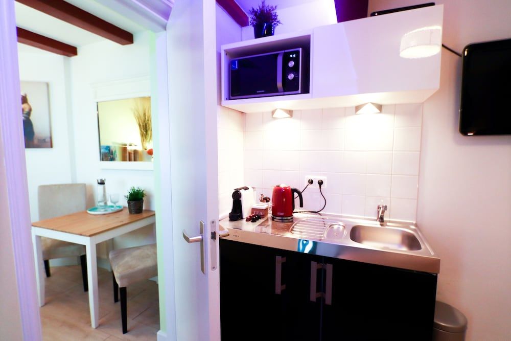 Sunflower Amsterdam Deluxe Suite 4