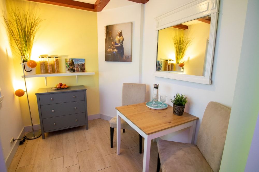 Sunflower Amsterdam Deluxe Suite 8