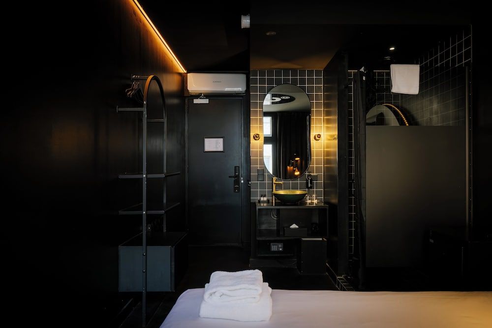 SUPPER Hotel Le Noir by SUPPER 4
