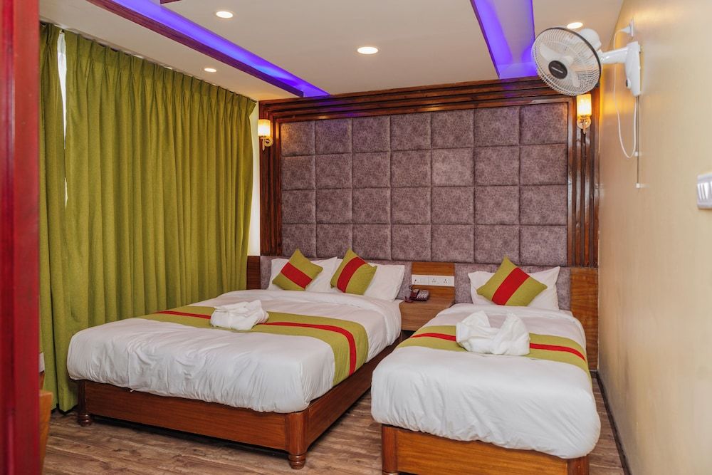 Hotel Royal Airport Deluxe Double or Twin Room, Mountain View 4
