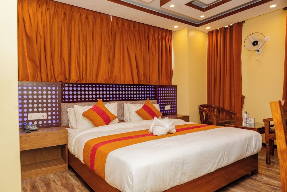 Hotel Royal Airport Deluxe Double or Twin Room, Mountain View