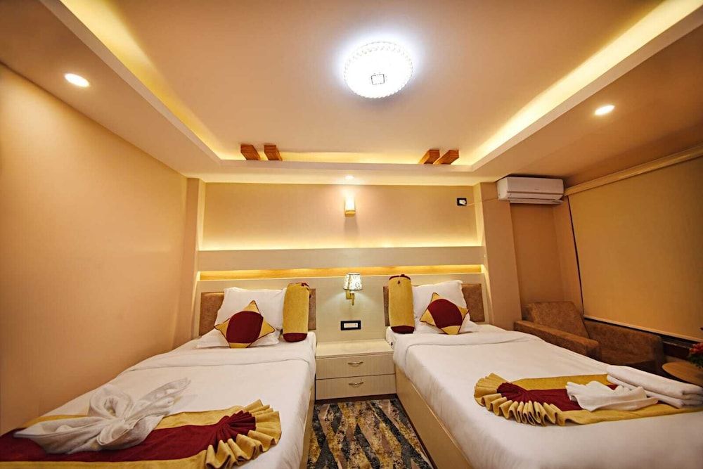 Deluxe Apartment