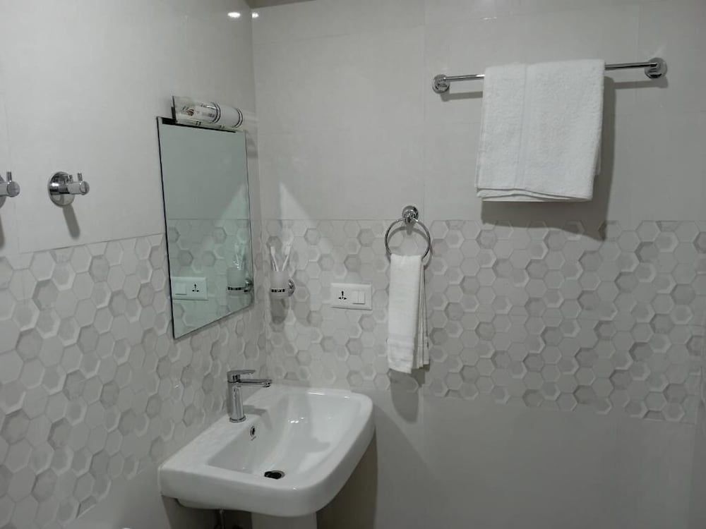 Hotel Sohum Family Room, Multiple Beds, Balcony, City View 6