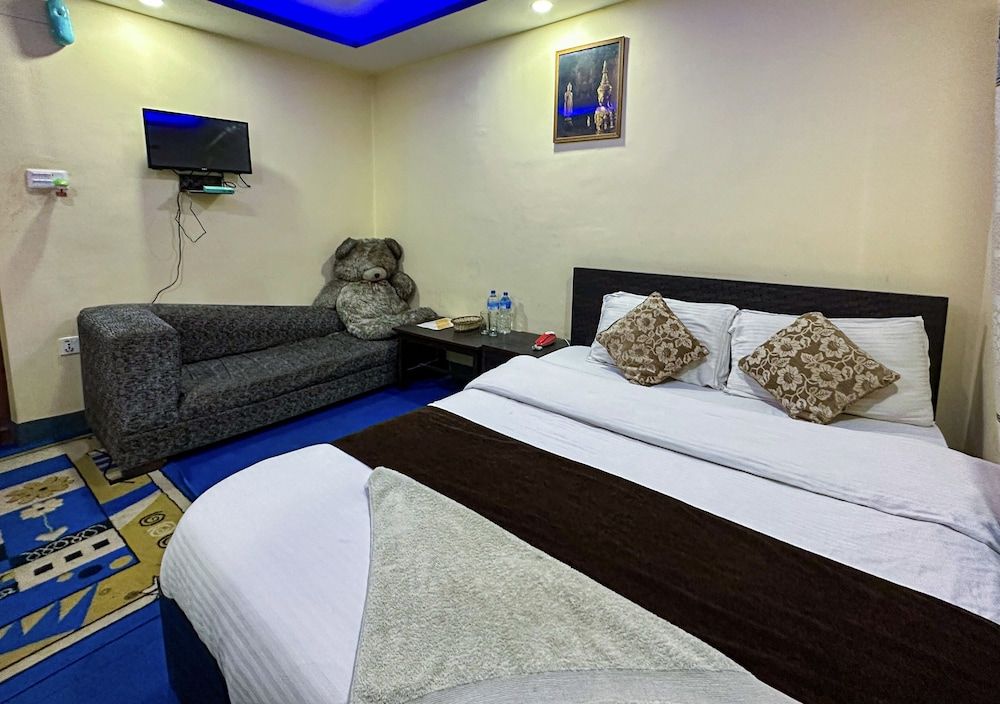 Hotel Yog Darshan Deluxe Room, 1 King Bed, Allergy Friendly 4