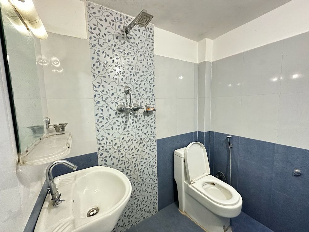 Hotel Yog Darshan Deluxe Room, 1 King Bed, Allergy Friendly 6