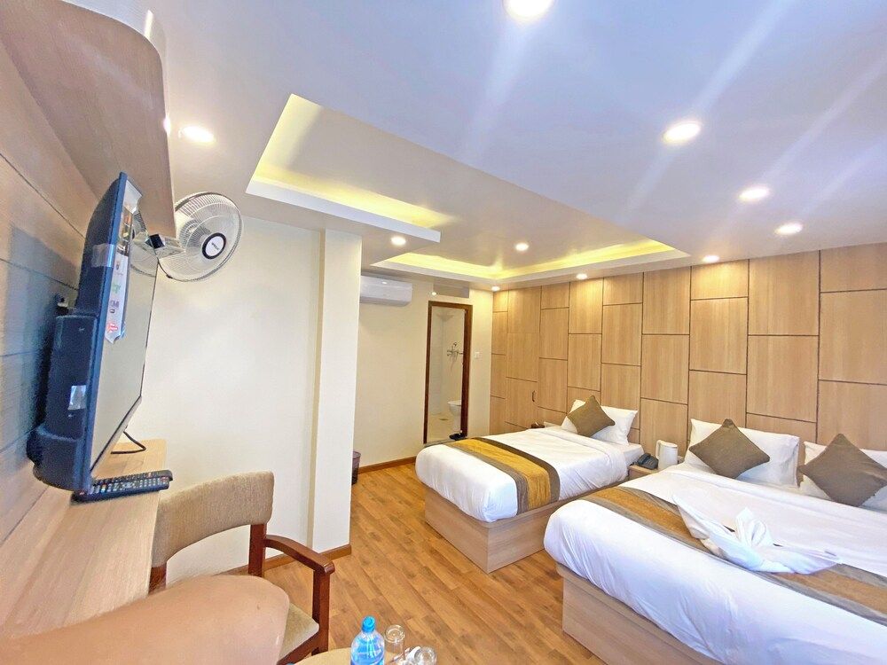 Hotel Airport Gurkha Deluxe Double or Twin Room, City View 6