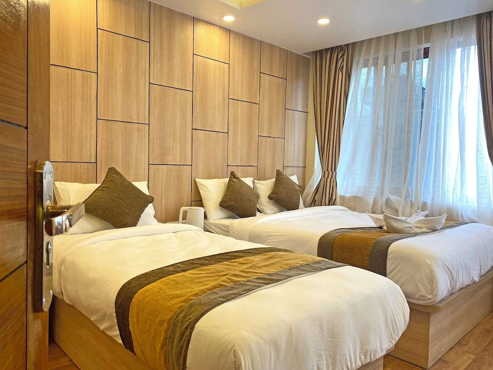 Hotel Airport Gurkha Deluxe Double or Twin Room, City View 8