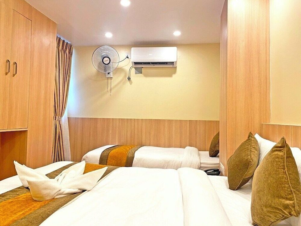 Hotel Airport Gurkha Deluxe Double or Twin Room, City View 13