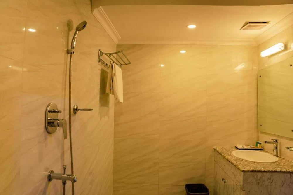 Drishya Hotel Pvt Ltd Deluxe Double Room 3