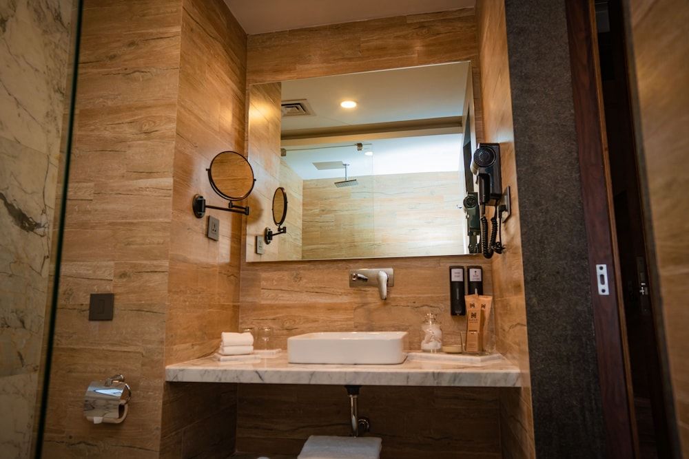 Hotel Barahi Kathmandu Deluxe Twin Room, 1 Bedroom 8