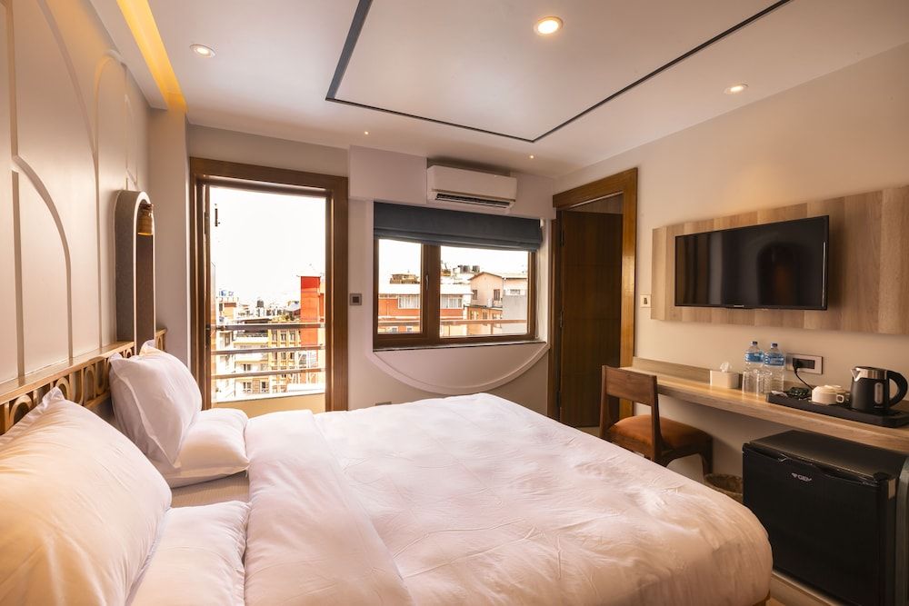 Ananta Home Deluxe Double Room 3