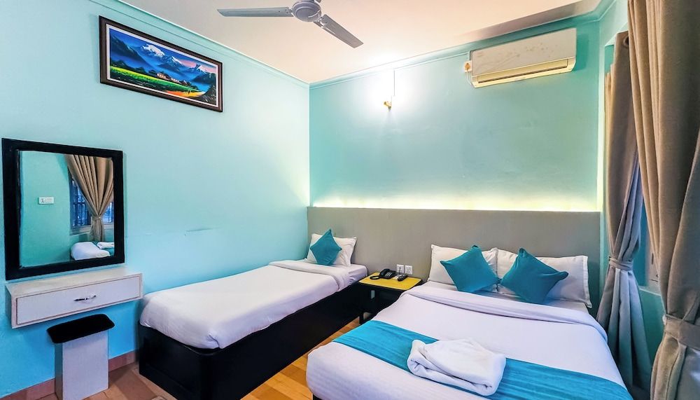 Hotel Rudrakshya Pokhara Deluxe Double or Twin Room, Lake View 7