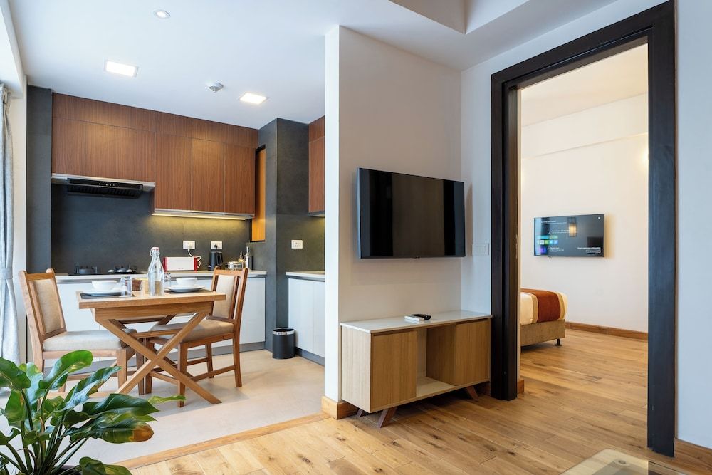 Atithi Suites Deluxe Suite 4